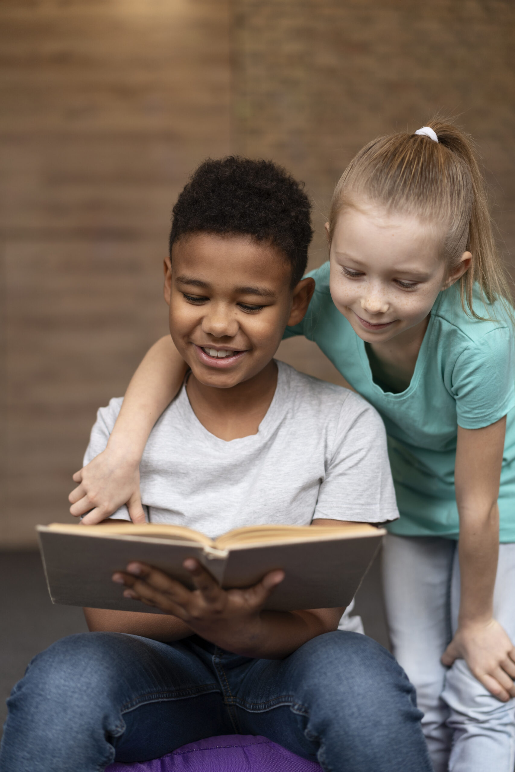 medium-shot-friends-reading-together